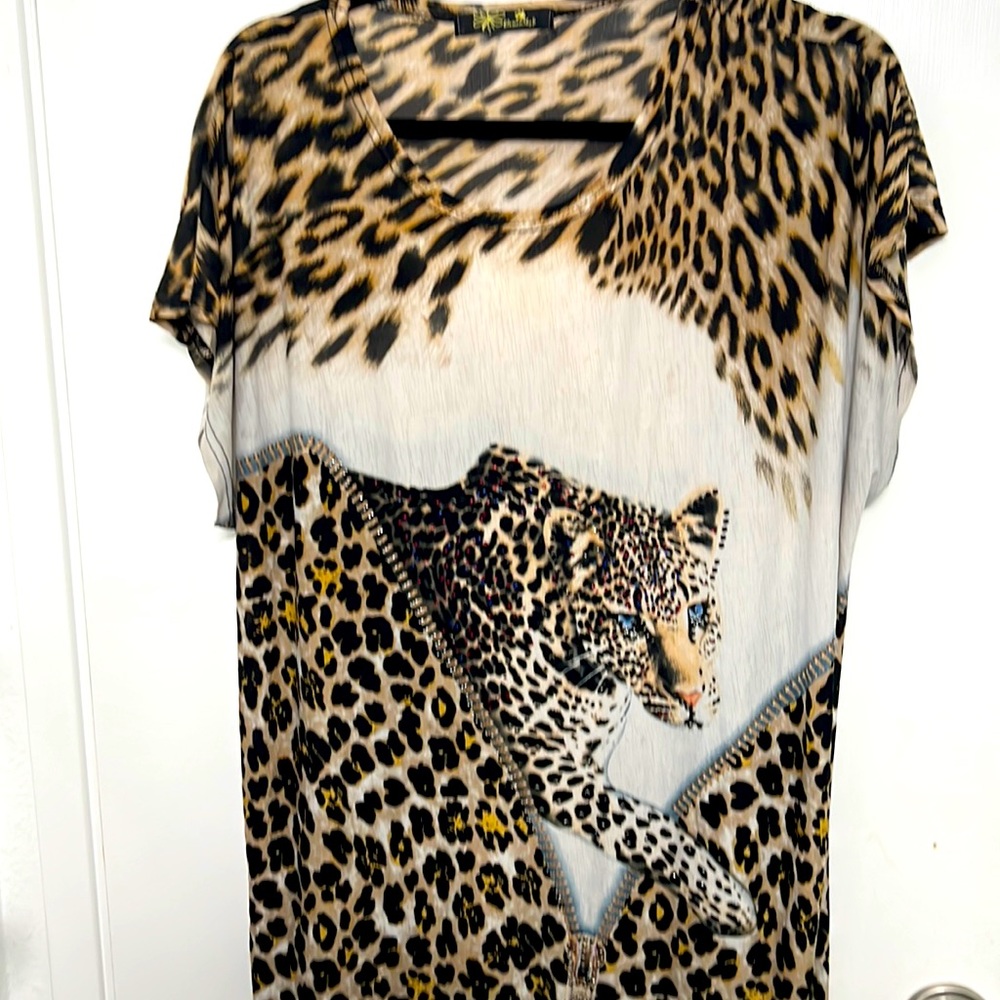 Blouse with animal print